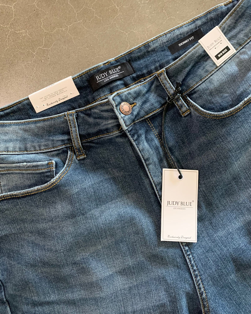 Judy Blue Skinny Jeans - Plus-Size Women's Clothes online | Dresses, tops, bottoms & more - Et Tu Boutique