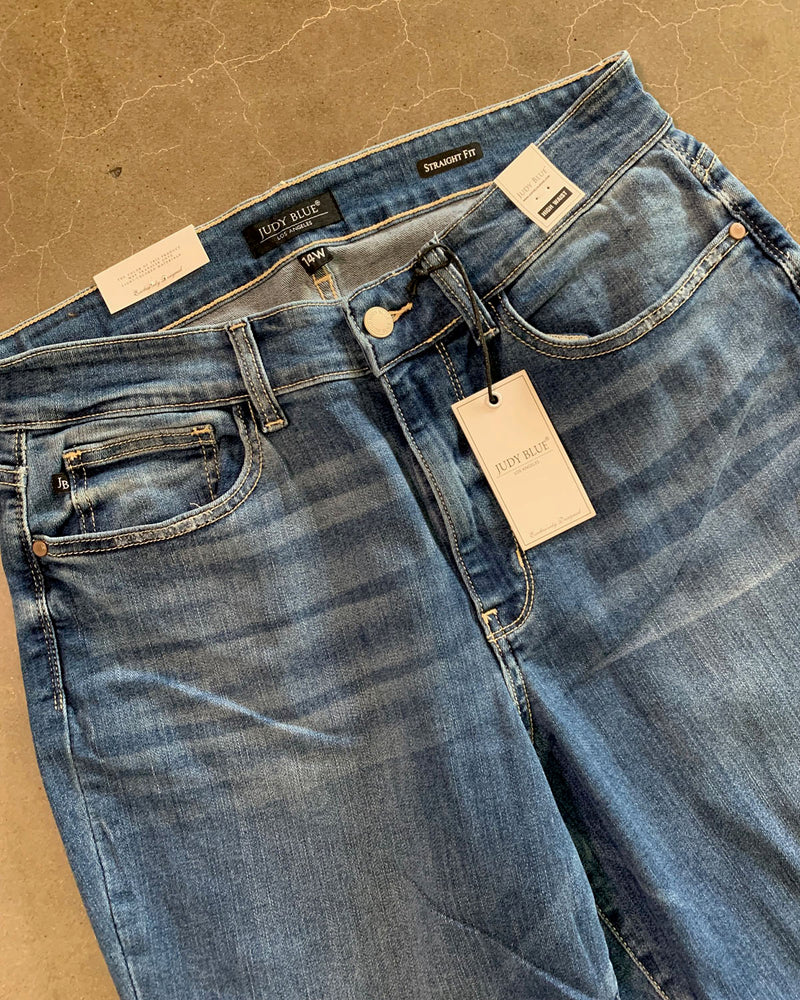 Judy Blue Straight Jeans - Plus-Size Women's Clothes online | Dresses, tops, bottoms & more - Et Tu Boutique
